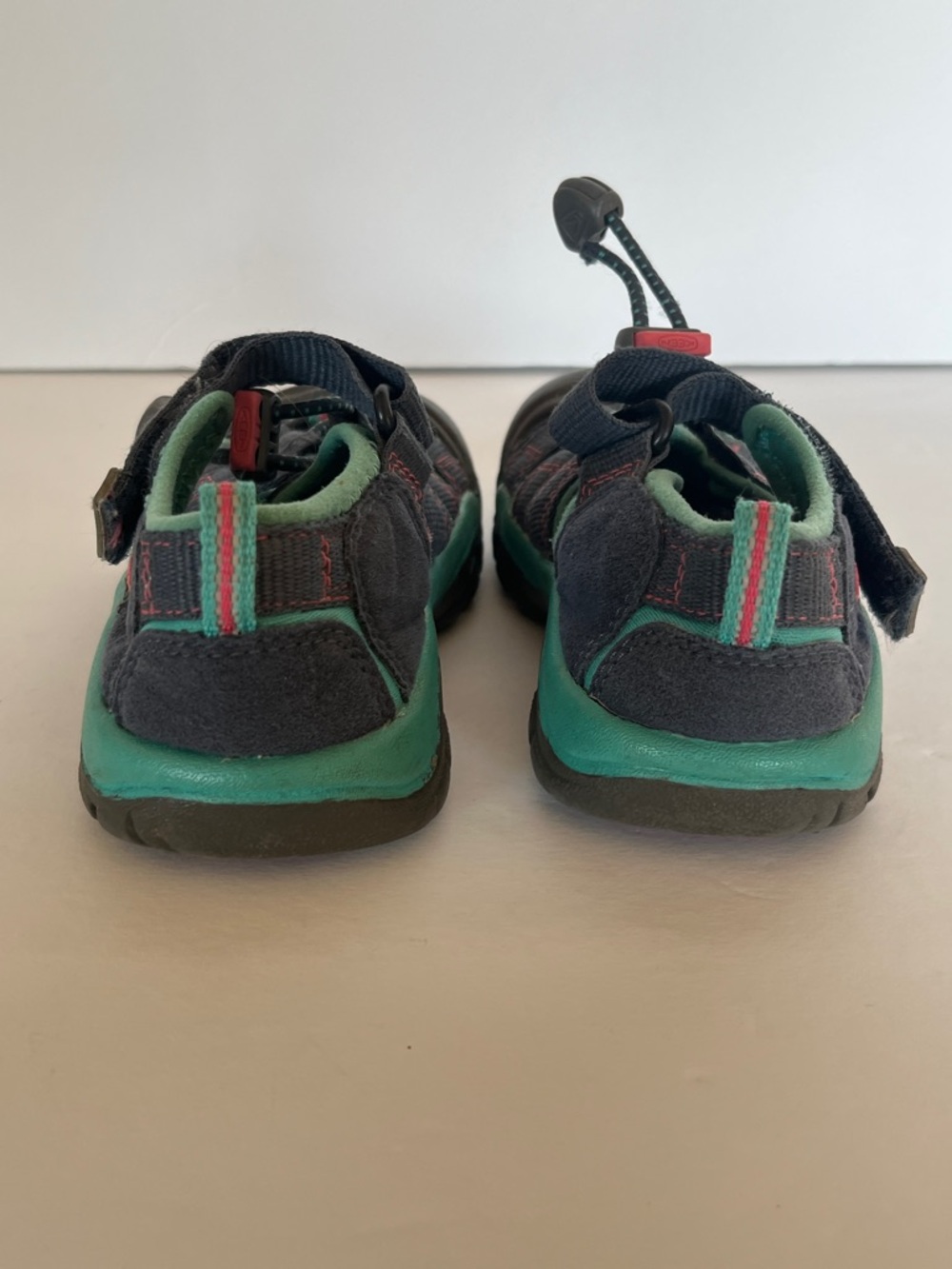 Keen Kids Water Shoes. - Picture 3 of 6